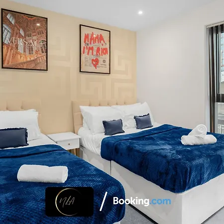 Centre With Free Parking, 2 Bathrooms, Netflix And Wifi - Suitable For Contractors And Families - By Noor Luxury Appartement