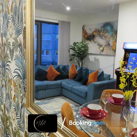 Centre With Free Parking, 2 Bathrooms, Netflix And Wifi - Suitable For Contractors And Families - By Noor Luxury Appartement Birmingham