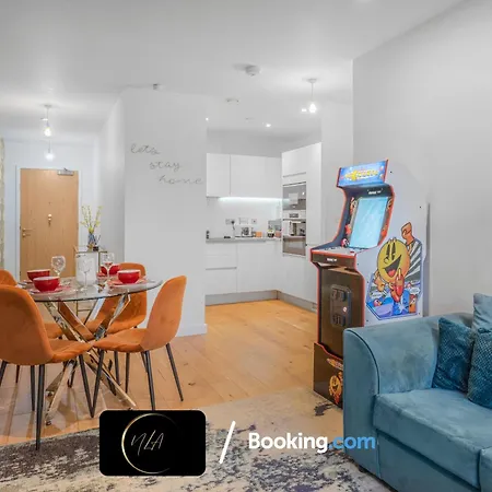 Appartement Centre With Free Parking, 2 Bathrooms, Netflix And Wifi - Suitable For Contractors And Families - By Noor Luxury
