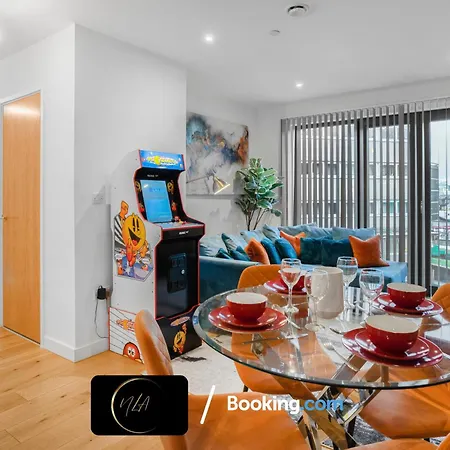Apartment, Free Gated Parking, 2 Bathrooms, Netflix And Wifi - Suitable For Contractors And Families - By Noor Luxury